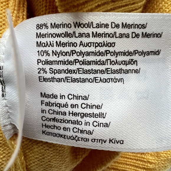 Brooks Brothers Sweater Pullover Yellow V-Neck Extra Fine Merino Wool Size L - Picture 4 of 5